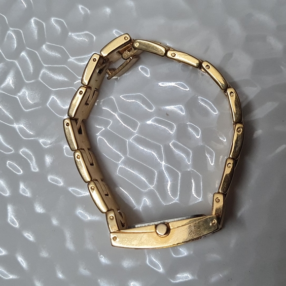 Titan watch. - Picture 4 of 9